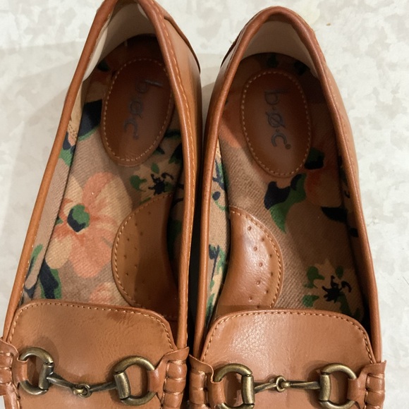 BOC women’s Brown Leather Loafers with Gold Buckle size 8 - Picture 3 of 6